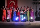 Akhisar Belediyesi Popüler Müzik Korosu’ndan “Karışık Kaset” Konseri