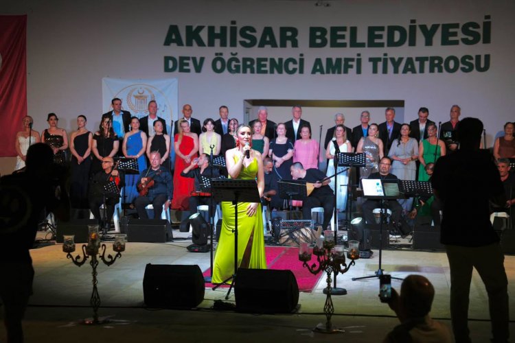 Türk Sanat Müziği Korosu’ndan “Mehtaplı Bir Gece” Konseri