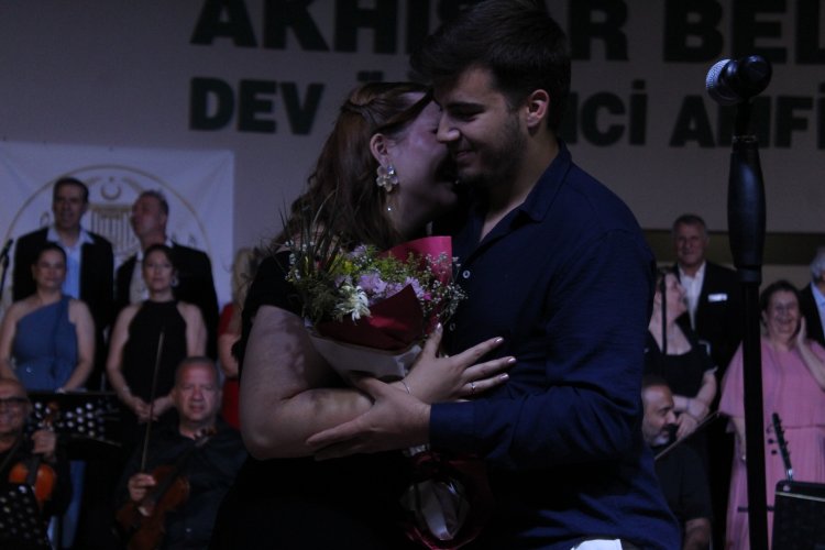 “Mehtaplı Bir Gece” Konserine Evlilik Teklifi Damga Vurdu